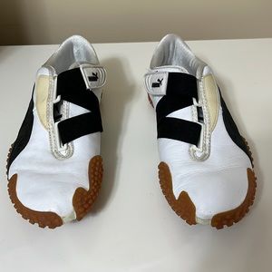 Puma Velcro closure sneakers. Sz 6. White with black detail